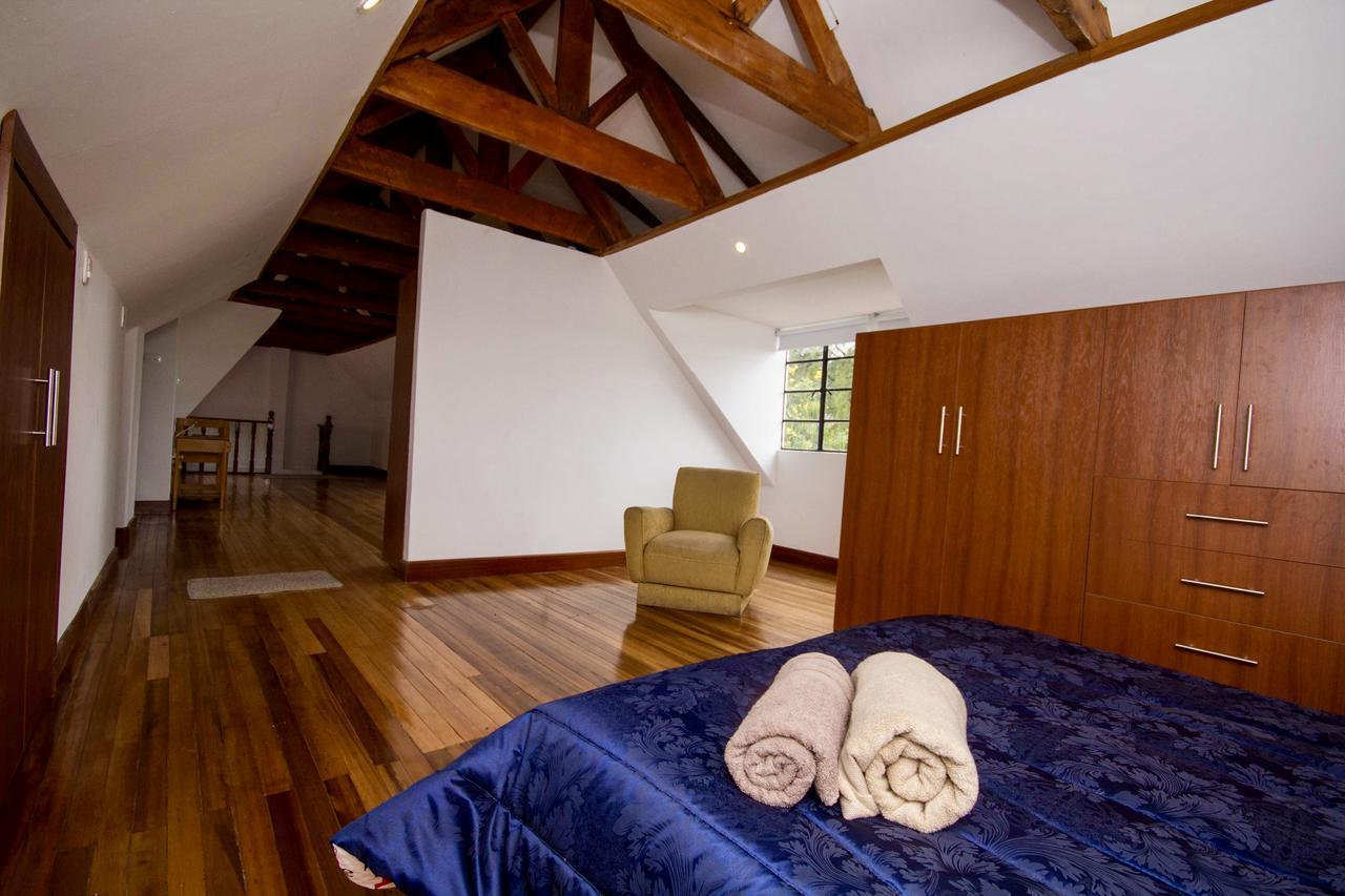 House For Groups - The Hostel Project Bogotá Extérieur photo