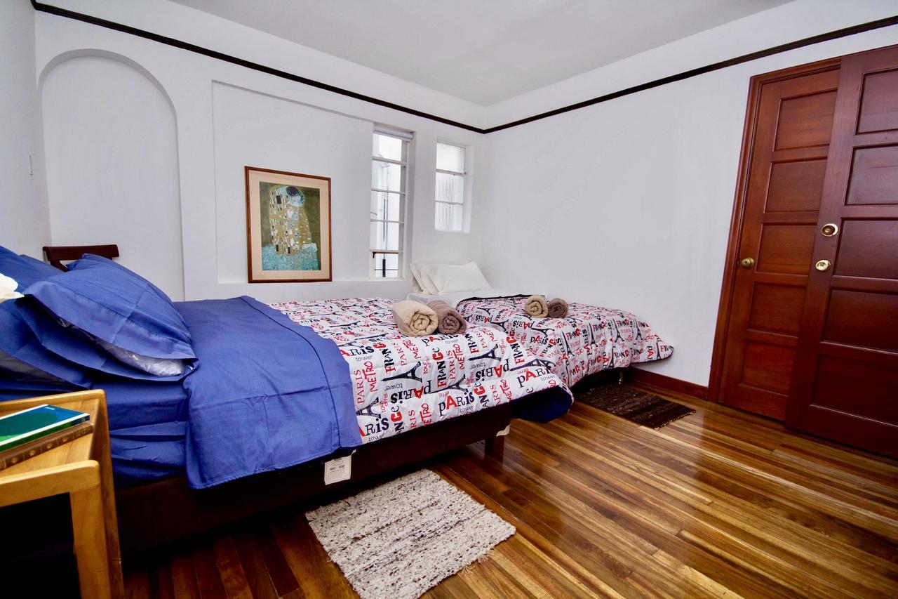 House For Groups - The Hostel Project Bogotá Extérieur photo